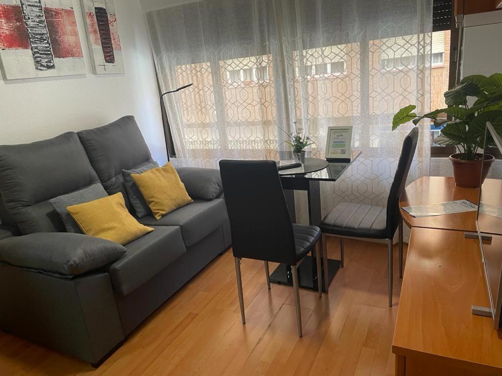 Apartamento De 1 Dormitorio En Buena Ubicacion Appartement Albacete Buitenkant foto